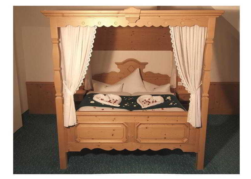 גותה Hotel Der Lindenhof מראה חיצוני תמונה